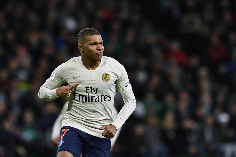 吉莱斯皮进攻观察: 持球单挑+掩护运用高效砍下25+6